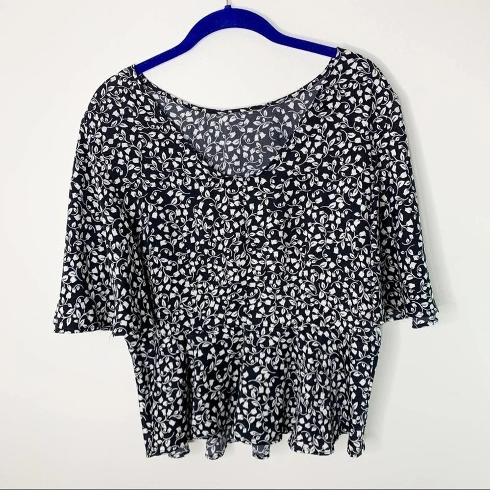 Who What Wear black & white floral peplum short sleeve blouse size small - Picture 2 of 4